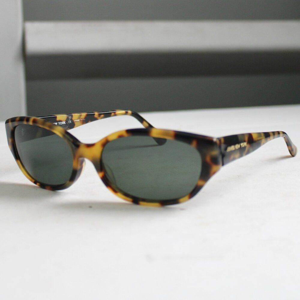 Jones New York Vintage Y2K Brown Tan Tortoise Mini Sunglasses - Picture 4 of 8